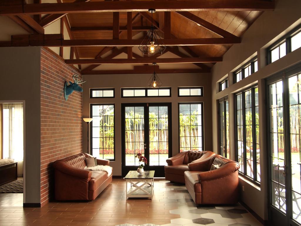 Villa Manoko Ville Bandung