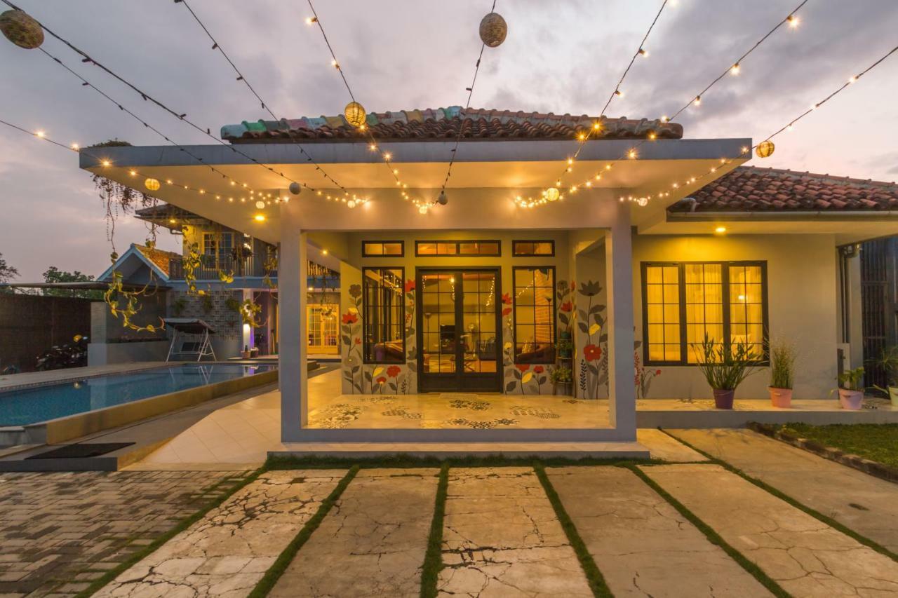 Manoko Ville Villa Bandung