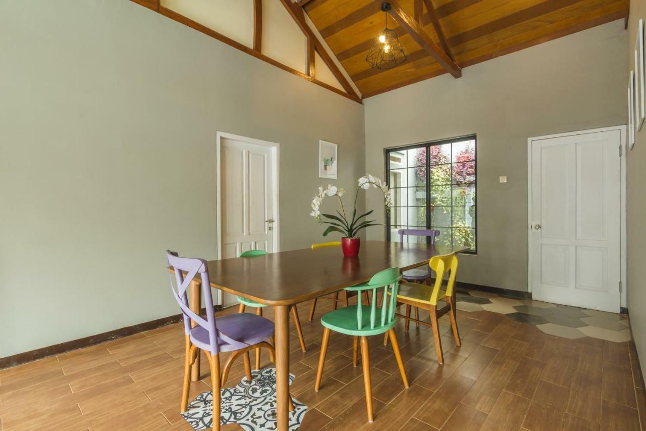 Manoko Ville Villa Bandung