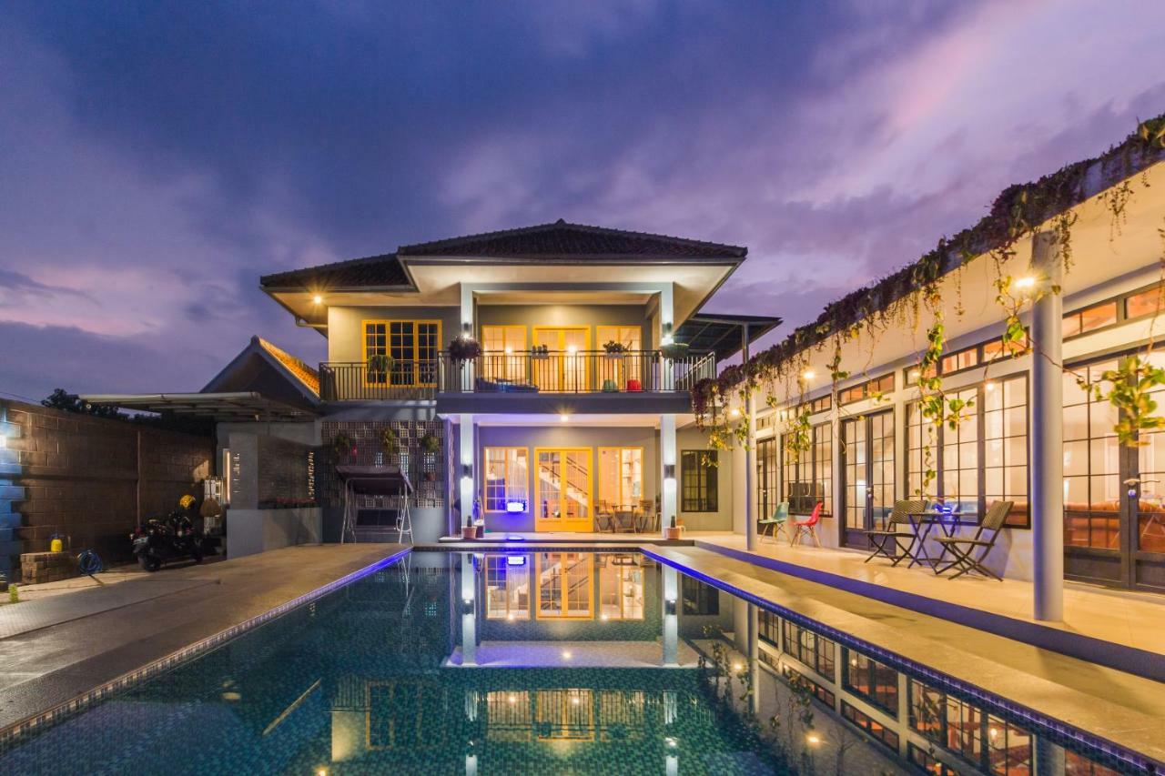Manoko Ville Villa Bandung